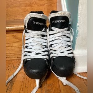 Tour Hockey Ice Skates, size youth 5